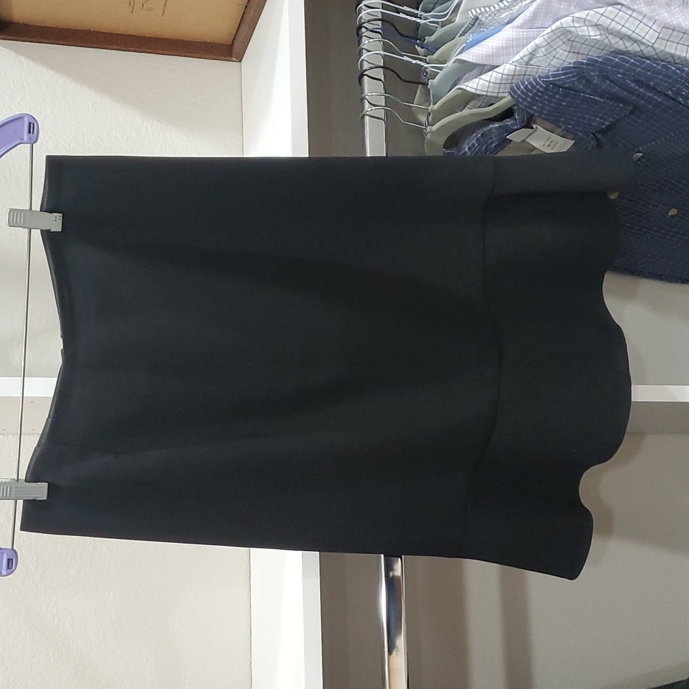 Black lined skirt